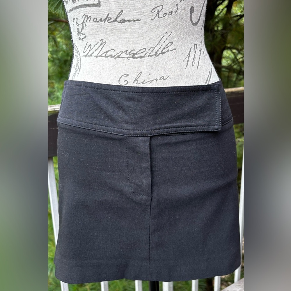 Guess Collection Mini Skirt
Like New / Never Worn
Size 6
Black